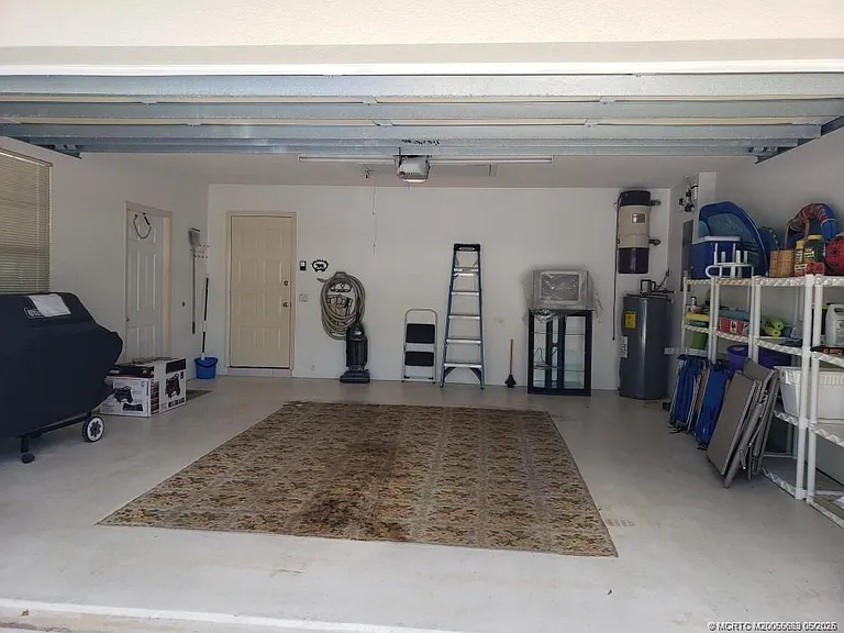 1652 SW Waterfall Blvd — Photo 13