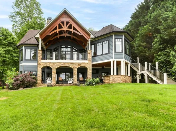 2373 Herman Drake Rd, Young Harris, GA 30582