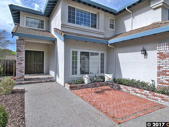 2nd image of 17 Hillview Ct