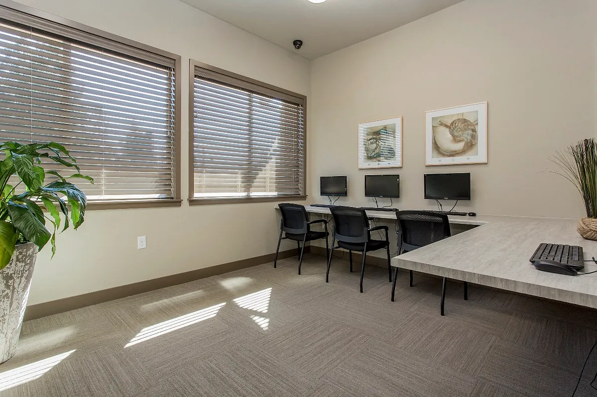 Axis Apartments — Photo 3