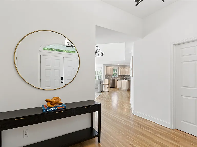 8 Country Ln — Photo 3