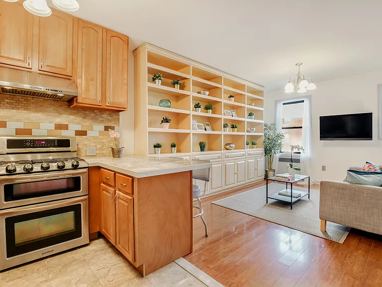 909 E 29th St #6G — Photo 1