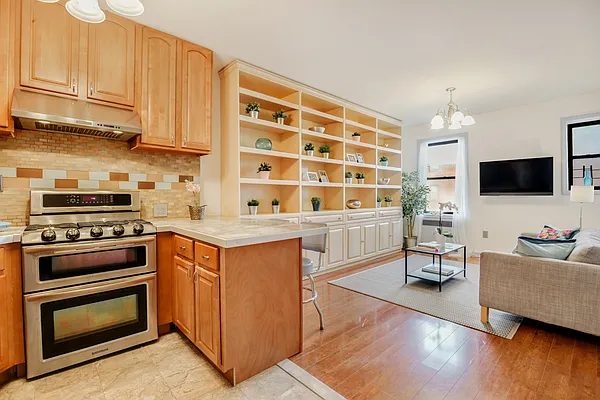 Rented by Compass | media 2