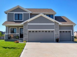 600 NE Brookshire Dr, Waukee, IA 50263