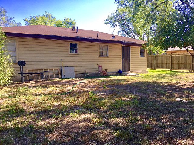 2nd image of 812 Circle Dr