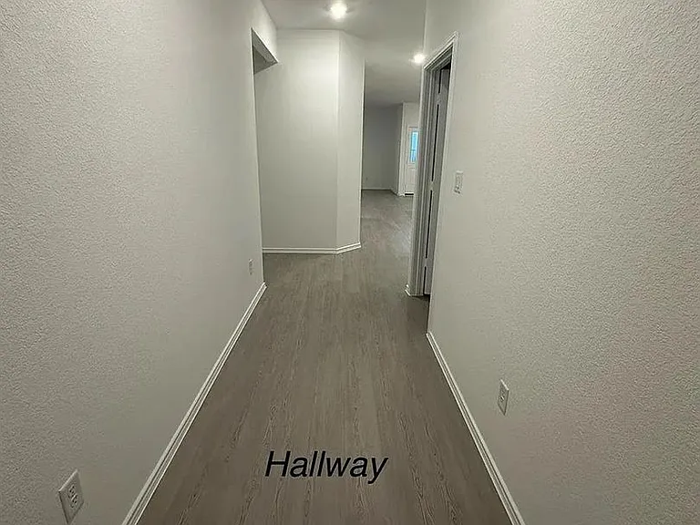 1320 Pickerel St — Photo 10