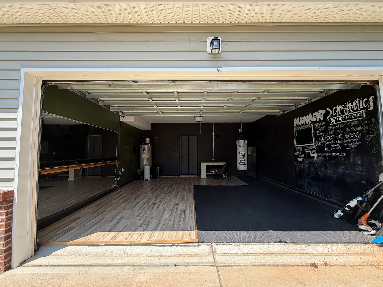 4 bed, 2.5 bath, 1669 sqft, $2,000 — Photo 2