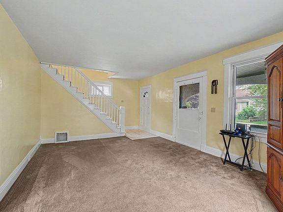 4th image of 802 Wilson St