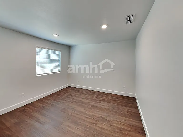 17109 W Lawrence Ln — Photo 17