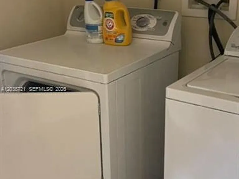 211 Las Brisas Cir #211 — Photo 10