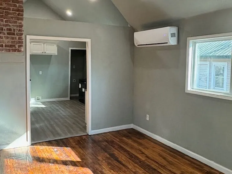 803 W Cherokee St — Photo 7