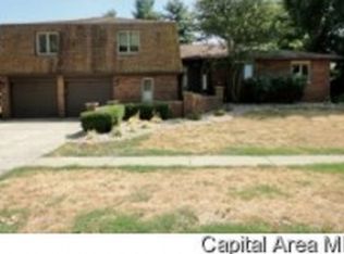 416 Virginia Ave, Taylorville, IL
