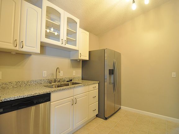 5th image of 1748 Chandelier Cir W