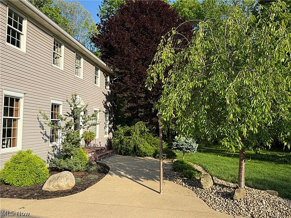 2nd image of 2270 Grenchen Dr #437