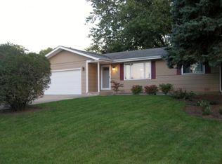 2209 Valley Dr, Lindenhurst, IL