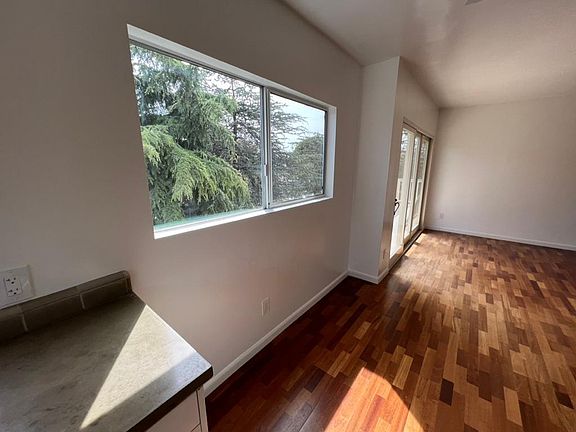 5th image of 817 11th St