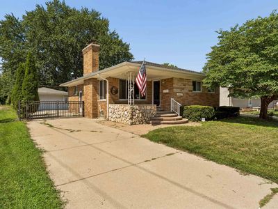 24237 Hayes Rd, Eastpointe, MI, 48021