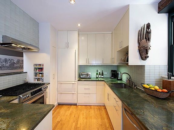 2nd image of 352 W 117th St APT 1D