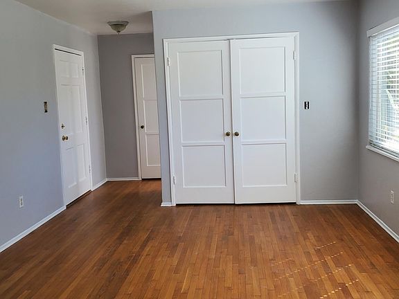3rd image of 3949 Kansas St