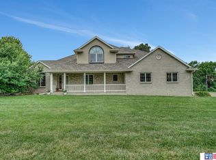 5815 Kess Dr, Lincoln, NE 68516