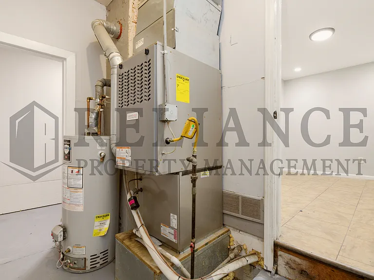 3123 W Douglas Ave — Photo 35