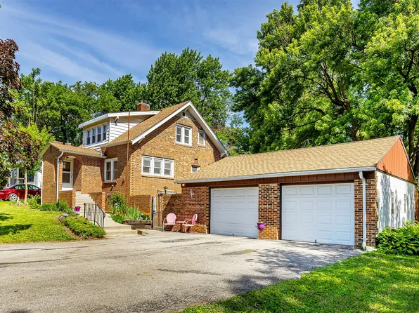 825 Maxwelton Dr, Des Moines, IA 50315