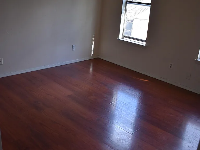 1907 W Loop #D — Photo 26