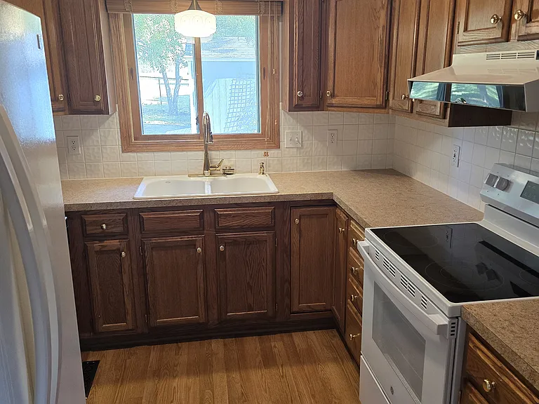 720 N Kansas Ct — Photo 6