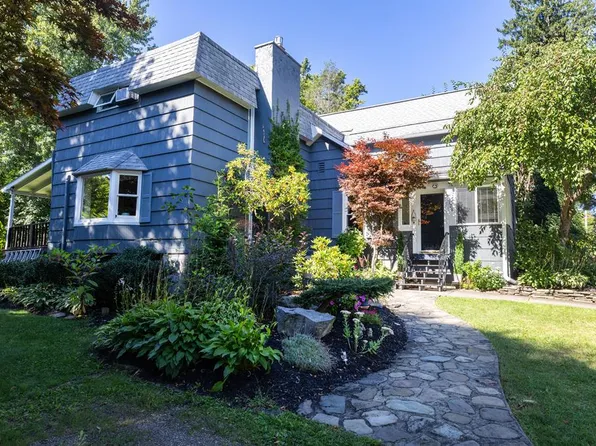 128 W 2nd St, Corning, NY 14830