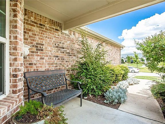 3rd image of 2917 Club Meadows Dr