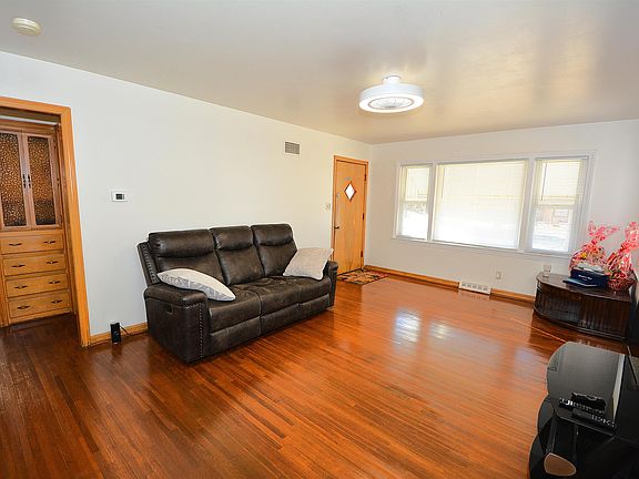 2nd image of 1708 S Woodlawn Blvd