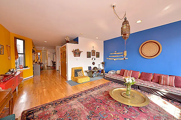 Sold by Ross Realty International | media 9