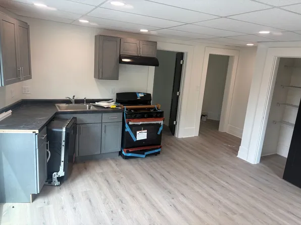 339 Saxon St APT 2, Waterloo, IA 50703