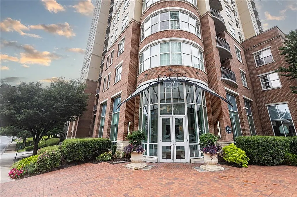 1 bed, 1.0 bath, 874 sqft, $2,000 — Photo 2