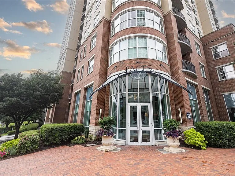 325 E Paces Ferry Rd NE #706 — Photo 2