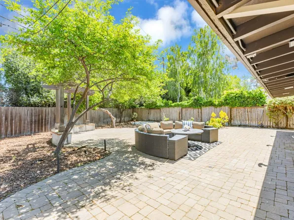 271 Woodhams Rd, Santa Clara, CA 95051