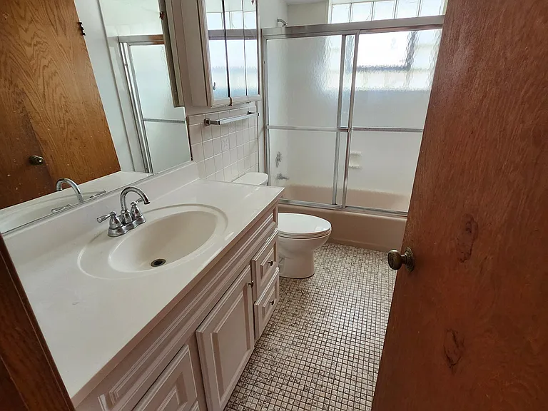 5215 N East River Rd #2 — Photo 5