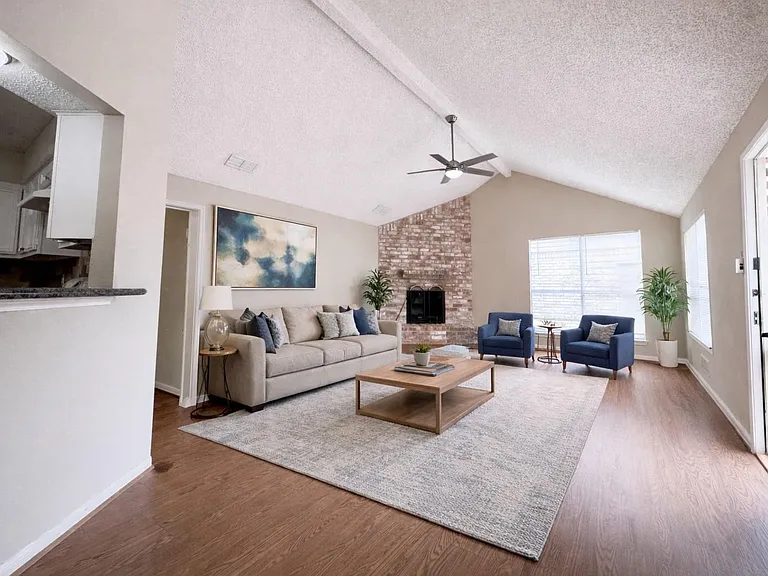 3511 Palm Grove Dr — Photo 2
