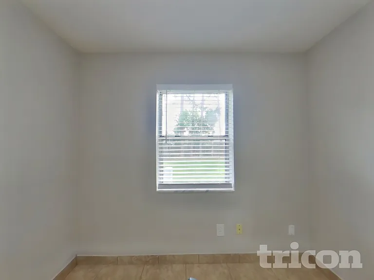 944 Shorecrest Ave — Photo 9