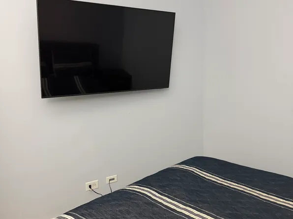 203 S Sangamon St APT 211, Chicago, IL 60607