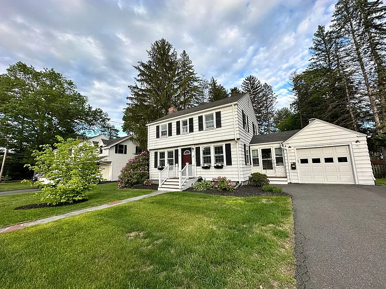 340 Granby Rd — Photo 27