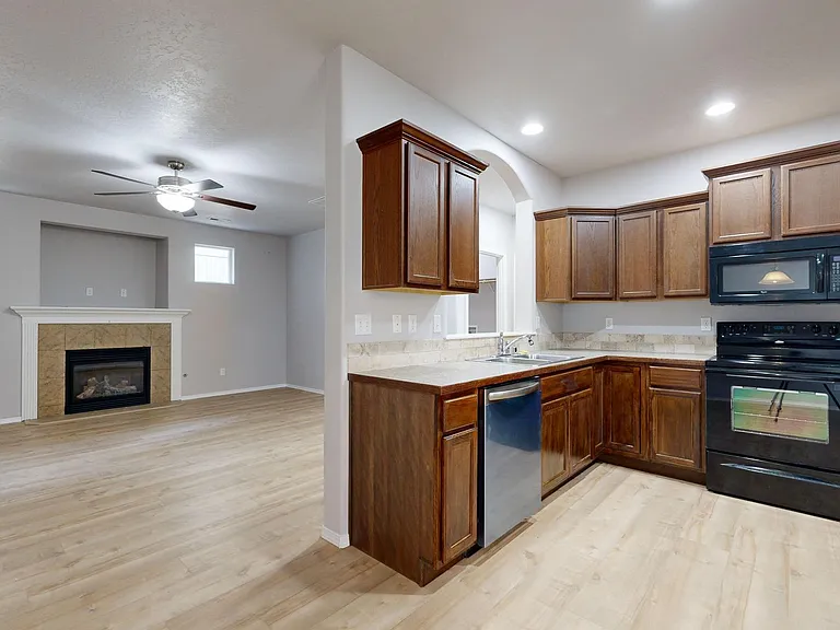 1143 SW Carver St — Photo 16