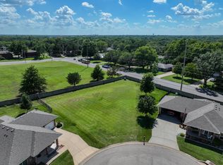 845 Tee Ct, El Dorado, KS 67042