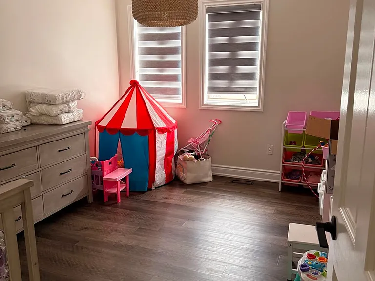 119 Elizabeth St — Photo 16