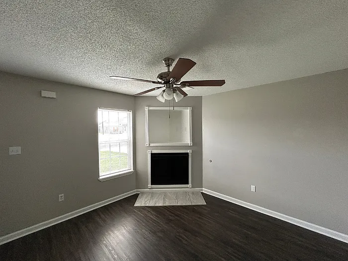 4 bed, 3.0 bath, 2046 sqft, $1,895 — Photo 2