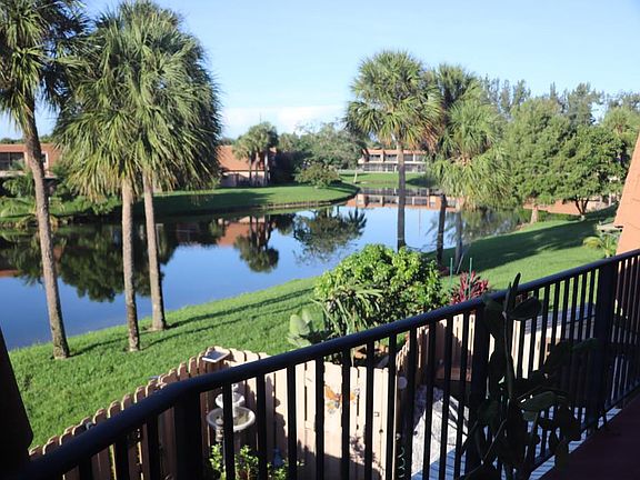 4th image of 11014 N Harmony Lake Cir