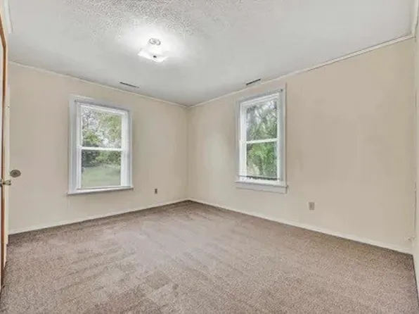 1201 4th St #3, Radford, VA 24141
