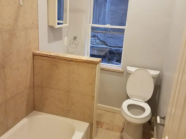 4914 Knox St #2 — Photo 13