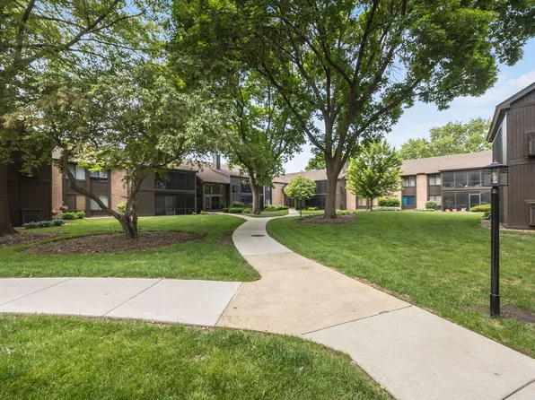 740 Saint Andrews Ln APT 41, Crystal Lake, IL 60014