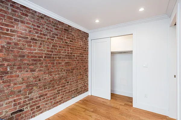 Rented by Nooklyn NYC LLC | media 48